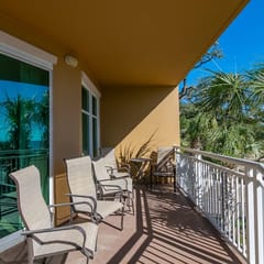 Sandy Toes Suite